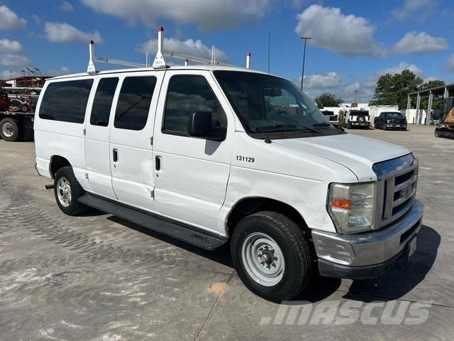 Ford E-350 Avtomobili