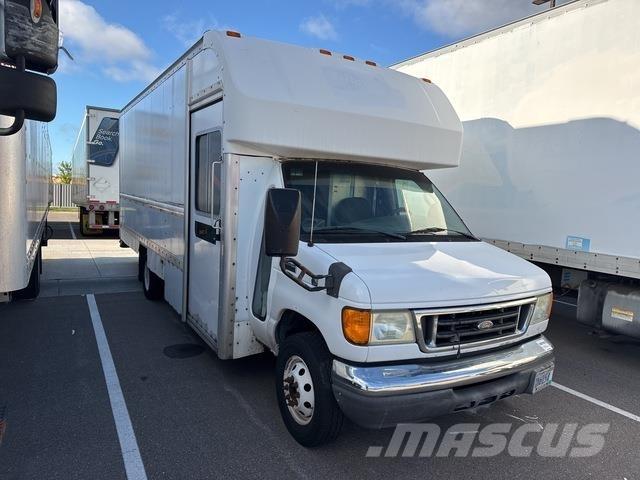 Ford E-350 Zabojni kombi