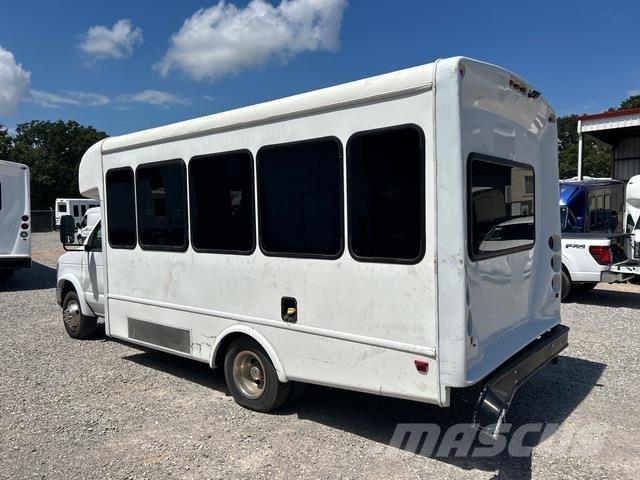 Ford E-350 Mini avtobusi