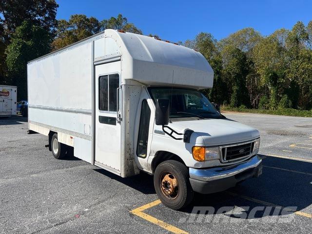 Ford E-350 Tovornjaki zabojniki