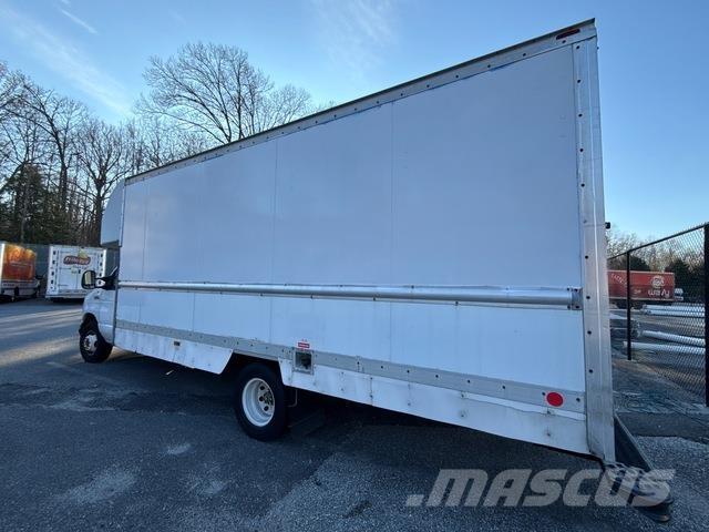 Ford E-350 Tovornjaki zabojniki