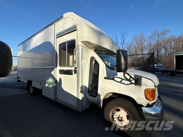 Ford E-350 Tovornjaki zabojniki