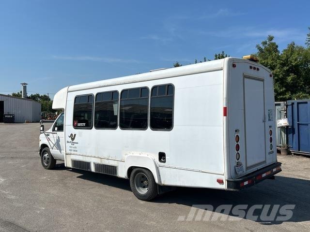 Ford E-450 Mini avtobusi