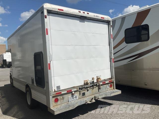 Ford E-450 Tovornjaki zabojniki