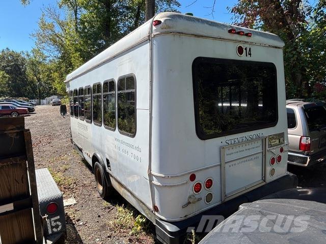 Ford E450 Avtomobili