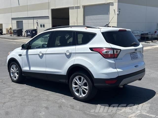 Ford Escape Avtomobili