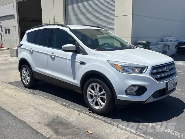 Ford Escape Avtomobili
