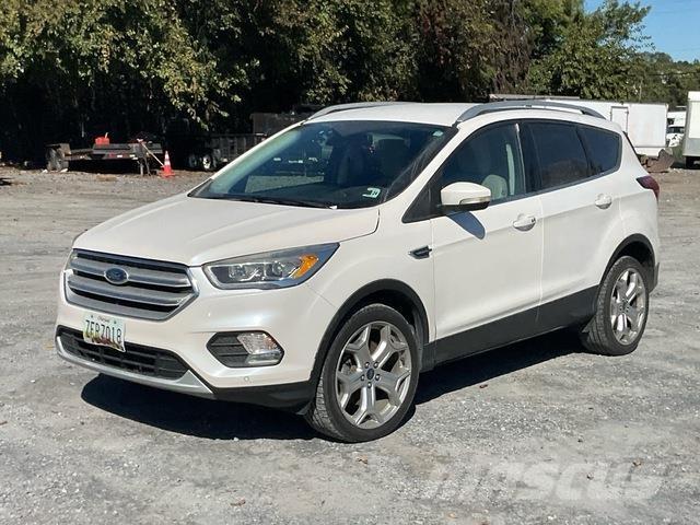 Ford Escape Avtomobili