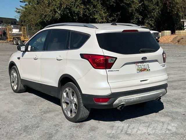 Ford Escape Avtomobili