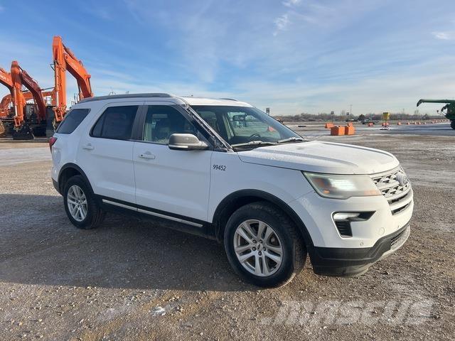 Ford Explorer Avtomobili
