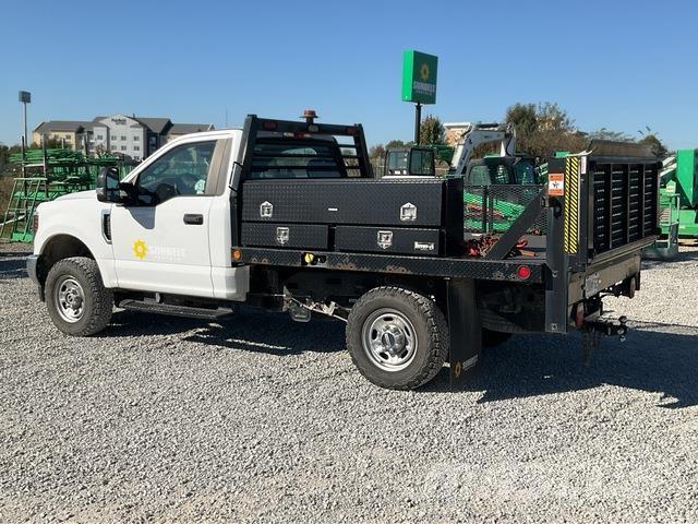 Ford F-250 Tovornjaki s kesonom/platojem