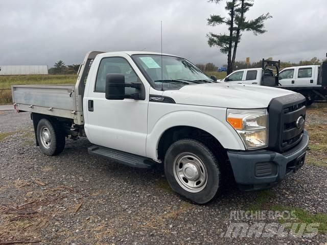 Ford F-250 Tovornjaki s kesonom/platojem