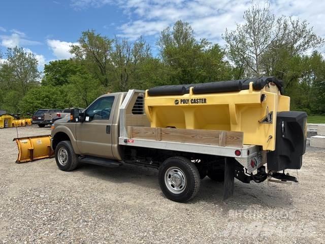 Ford F-250 Tovornjaki s kesonom/platojem