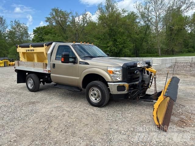 Ford F-250 Tovornjaki s kesonom/platojem