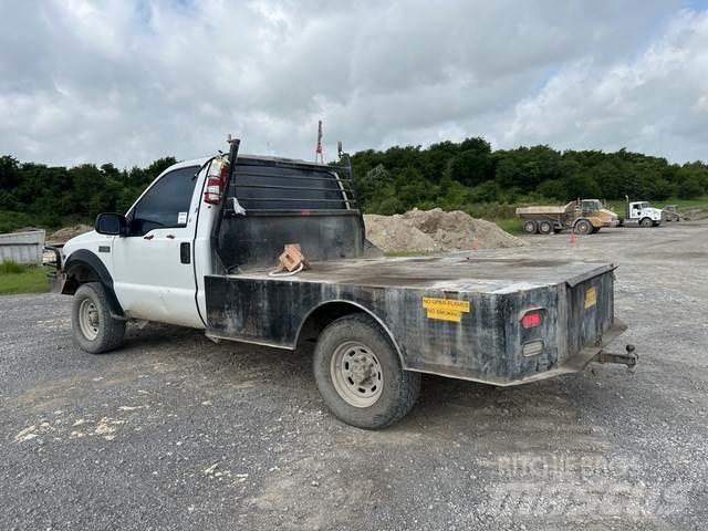 Ford F-250 Tovornjaki s kesonom/platojem