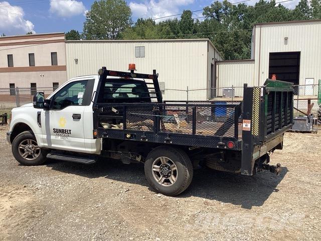 Ford F-250 Tovornjaki s kesonom/platojem
