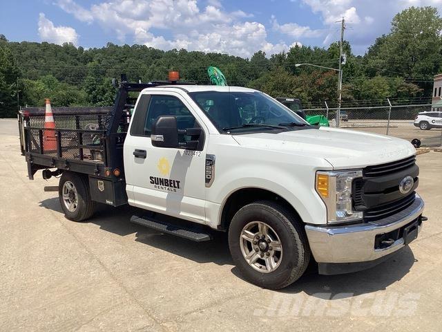 Ford F-250 Tovornjaki s kesonom/platojem