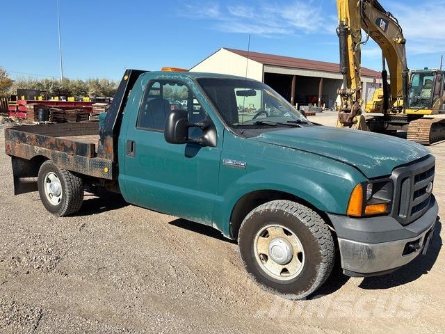 Ford F-250 Tovornjaki s kesonom/platojem