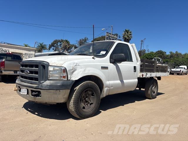 Ford F-250 Tovornjaki s kesonom/platojem