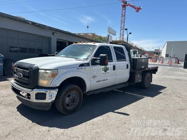 Ford F-350 Tovornjaki s kesonom/platojem