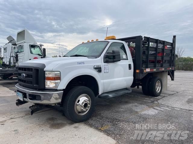 Ford F-350 Tovornjaki s kesonom/platojem
