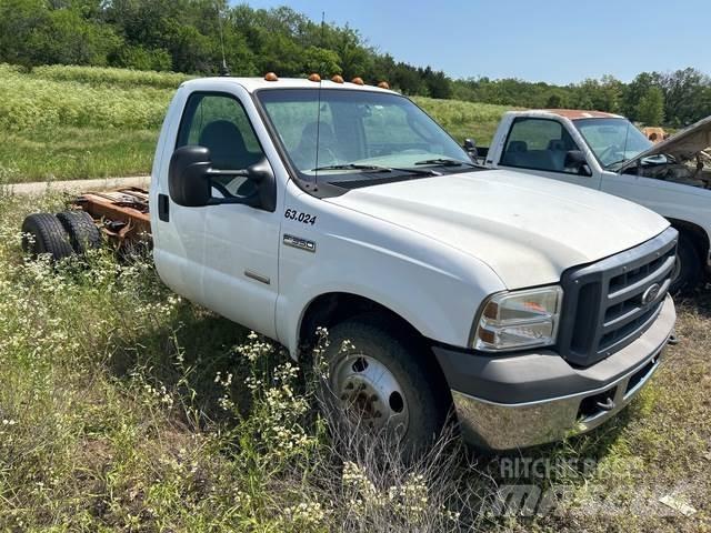 Ford F-350 Kabine in notranjost