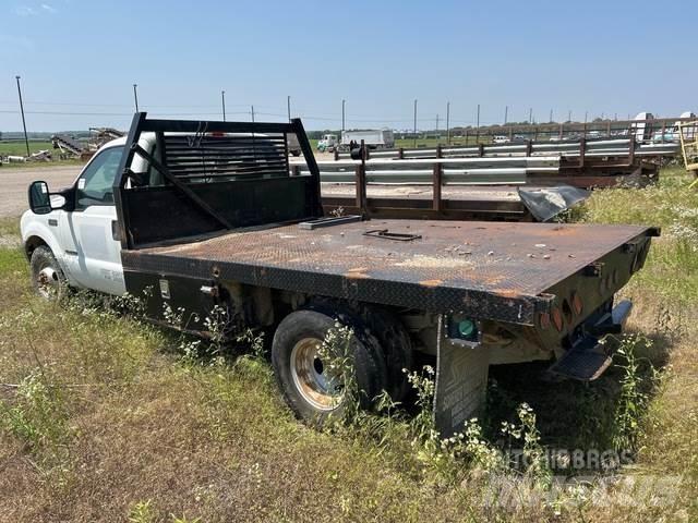 Ford F-350 Tovornjaki s kesonom/platojem