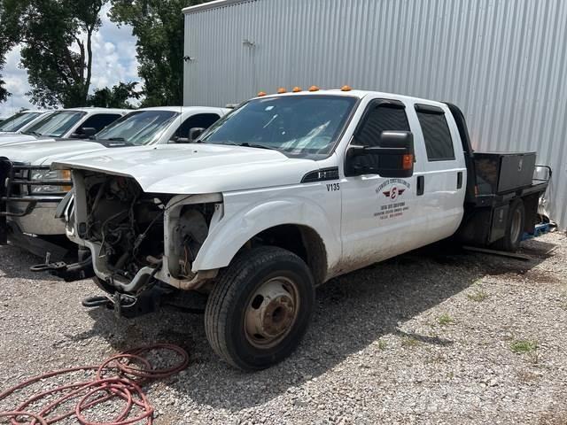 Ford F-350 Tovornjaki s kesonom/platojem