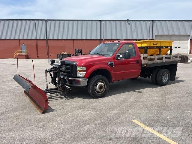 Ford F-350 Tovornjaki s kesonom/platojem