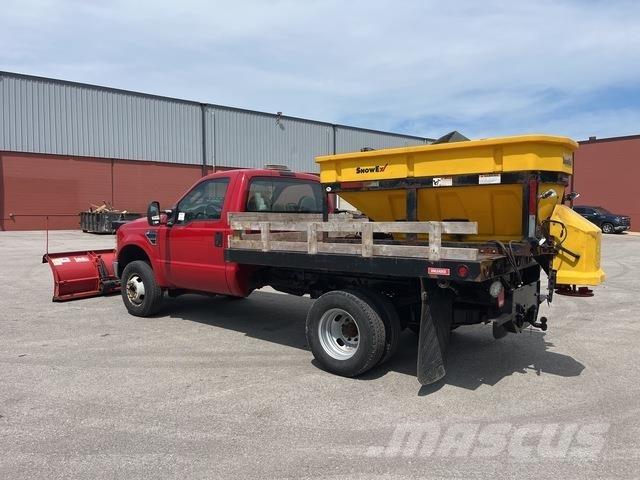 Ford F-350 Tovornjaki s kesonom/platojem