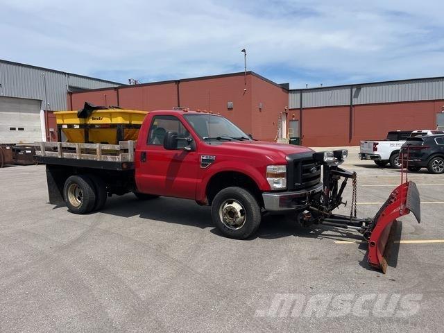 Ford F-350 Tovornjaki s kesonom/platojem
