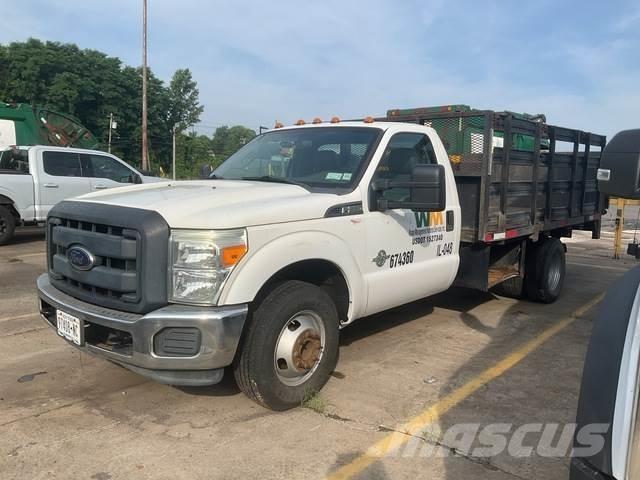 Ford F-350 Tovornjaki s kesonom/platojem