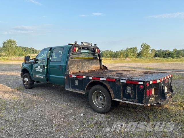 Ford F-350 Tovornjaki s kesonom/platojem