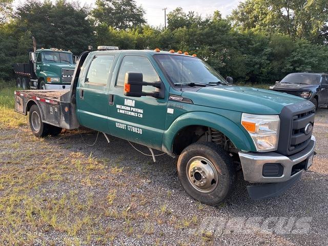 Ford F-350 Tovornjaki s kesonom/platojem