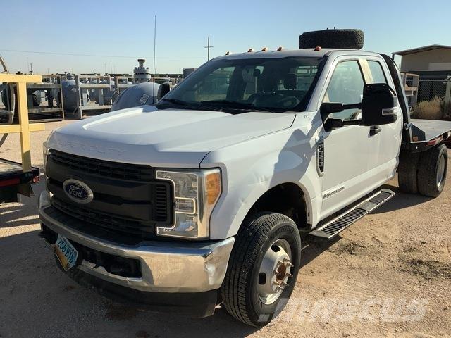 Ford F-350 Tovornjaki s kesonom/platojem