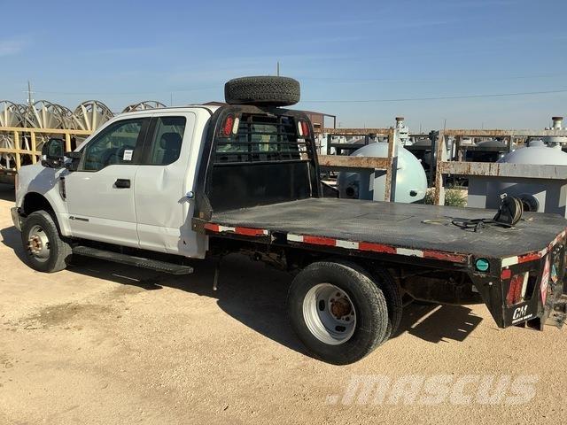 Ford F-350 Tovornjaki s kesonom/platojem