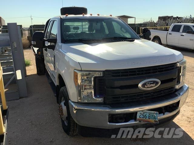 Ford F-350 Tovornjaki s kesonom/platojem