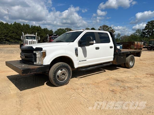 Ford F-350 Tovornjaki s kesonom/platojem