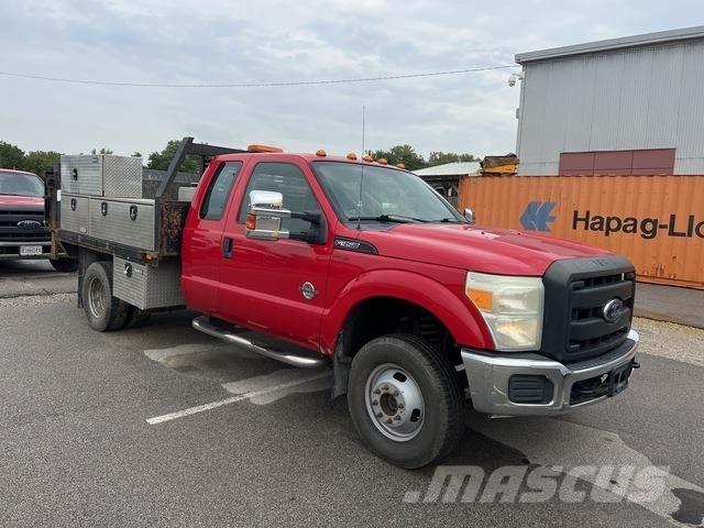 Ford F-350 Tovornjaki s kesonom/platojem