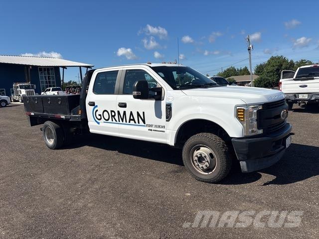 Ford F-350 Tovornjaki s kesonom/platojem