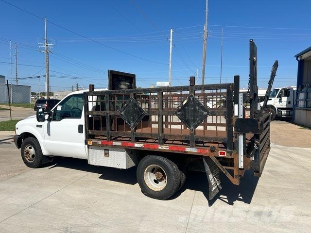 Ford F-350 Tovornjaki s kesonom/platojem
