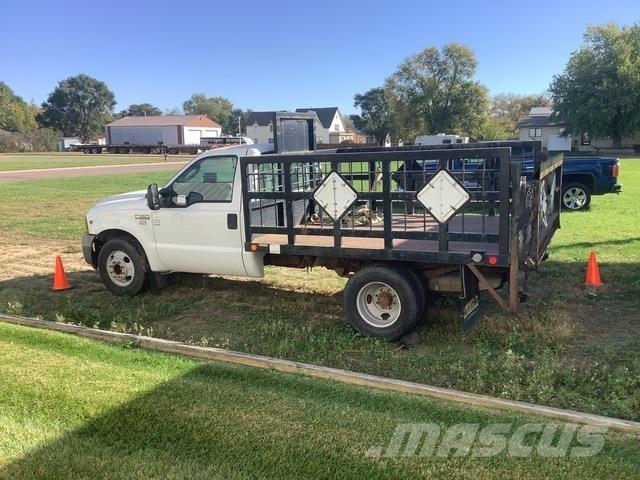 Ford F-350 Tovornjaki s kesonom/platojem