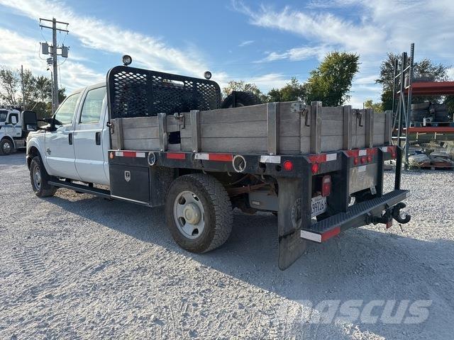 Ford F-350 Tovornjaki s kesonom/platojem