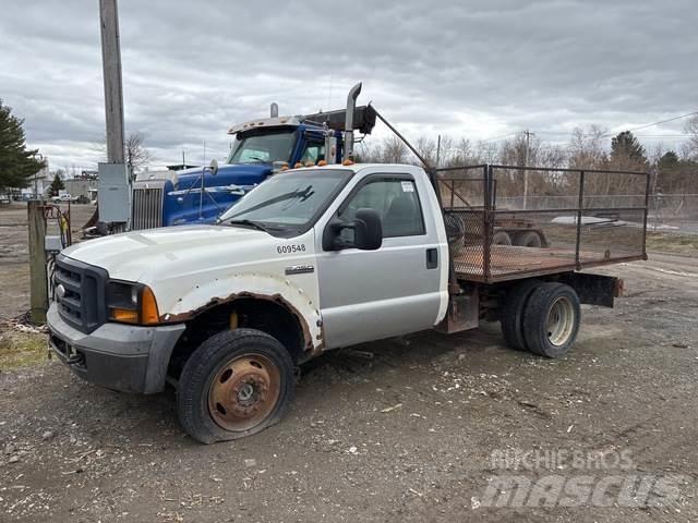 Ford F-450 Tovornjaki s kesonom/platojem