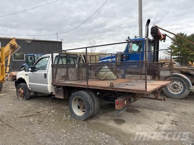 Ford F-450 Tovornjaki s kesonom/platojem