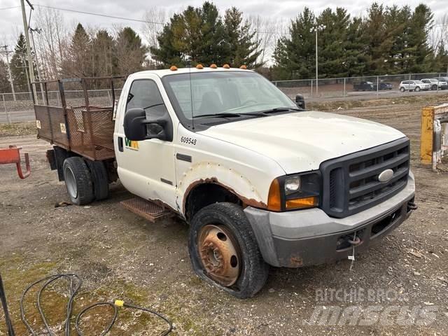 Ford F-450 Tovornjaki s kesonom/platojem
