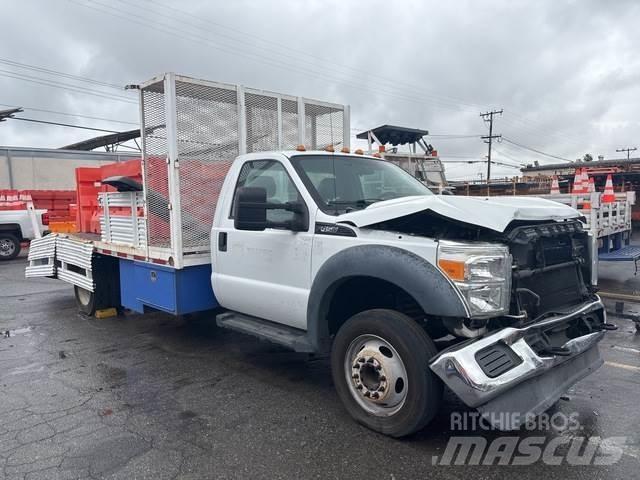 Ford F-450 Tovornjaki s kesonom/platojem