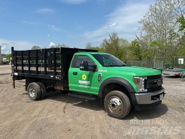 Ford F-450 Tovornjaki s kesonom/platojem
