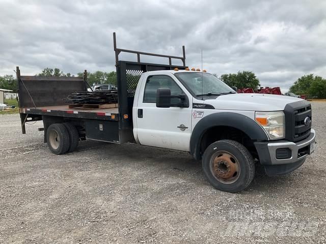 Ford F-450 Tovornjaki s kesonom/platojem