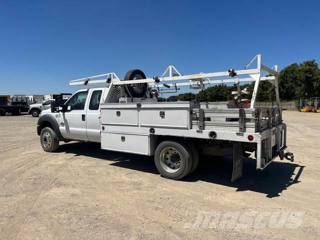 Ford F-450 Tovornjaki s kesonom/platojem